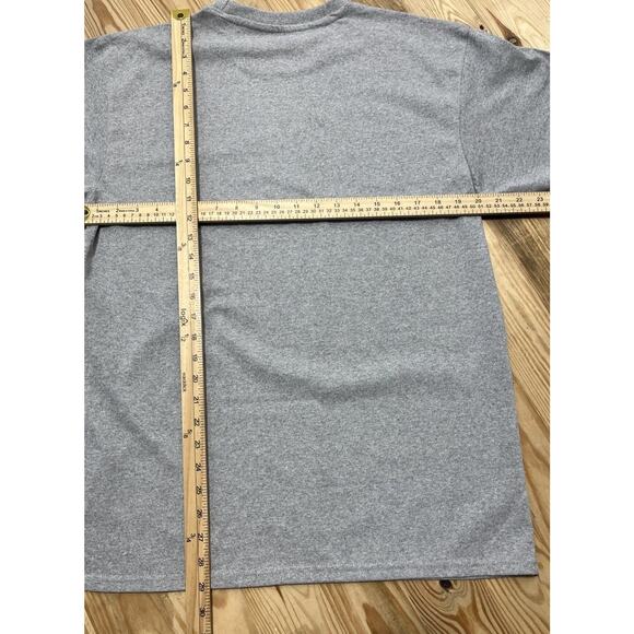 NWT Men's Lg Brisco Gray Crop Duster Leave The Smell Behind Graphic T Shirt - Picture 4 of 4